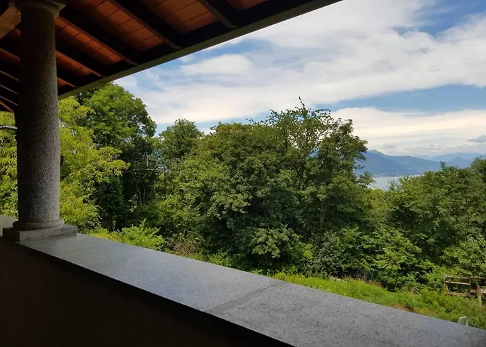 Nel Giardino Di Dafne Stresa