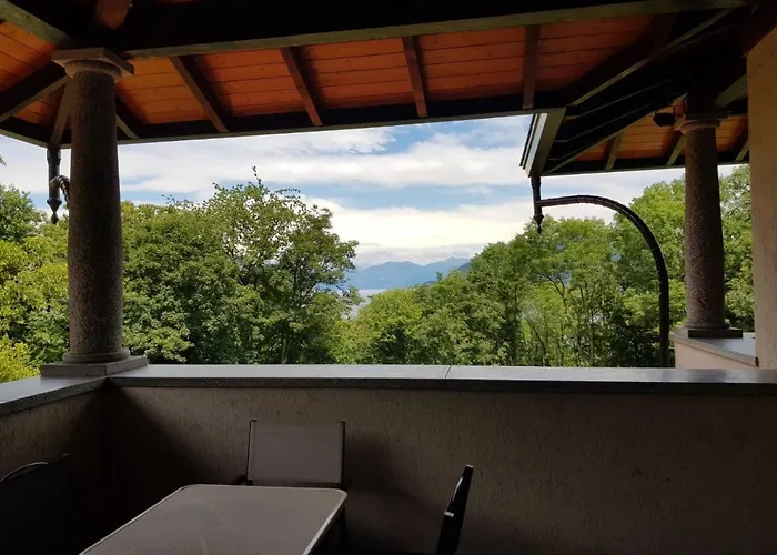 Nel Giardino Di Dafne Stresa